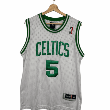 Boston Celtic player Garnet 5