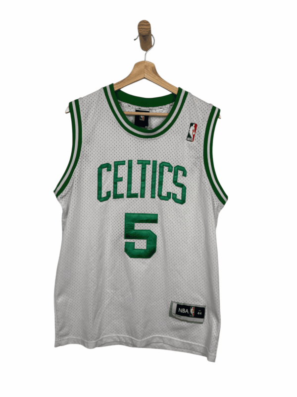 Boston Celtic player Garnet 5